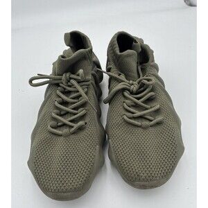 Taxi women sneaker size 8